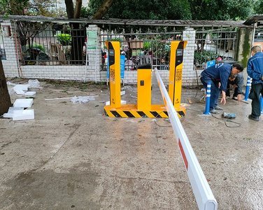 重庆北城阳光小区停车场无人值守停车管理系统