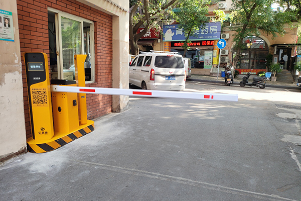 重庆信园小区停车场